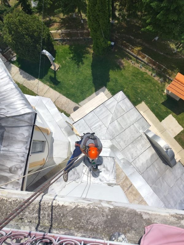 Îndepărtare rugină și revopsire turn - biserica ortodoxă cătina3 Îndepărtare rugină și revopsire turn biserică cătina